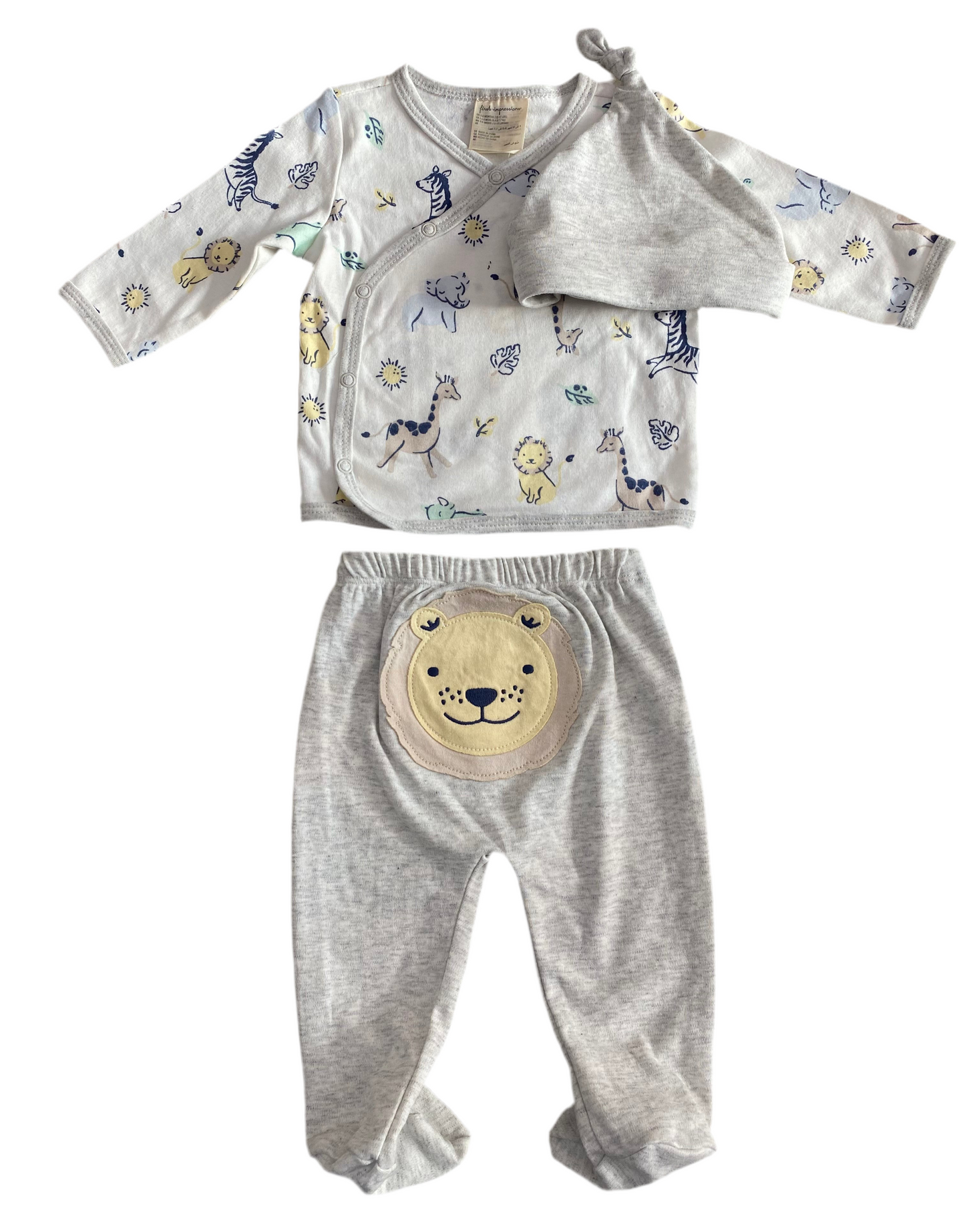 CONJUNTO PIJAMA 3 PIEZAS GORRO/BUSO/PANTALÓN ESTAMPADO ANIMALES (3-6M)