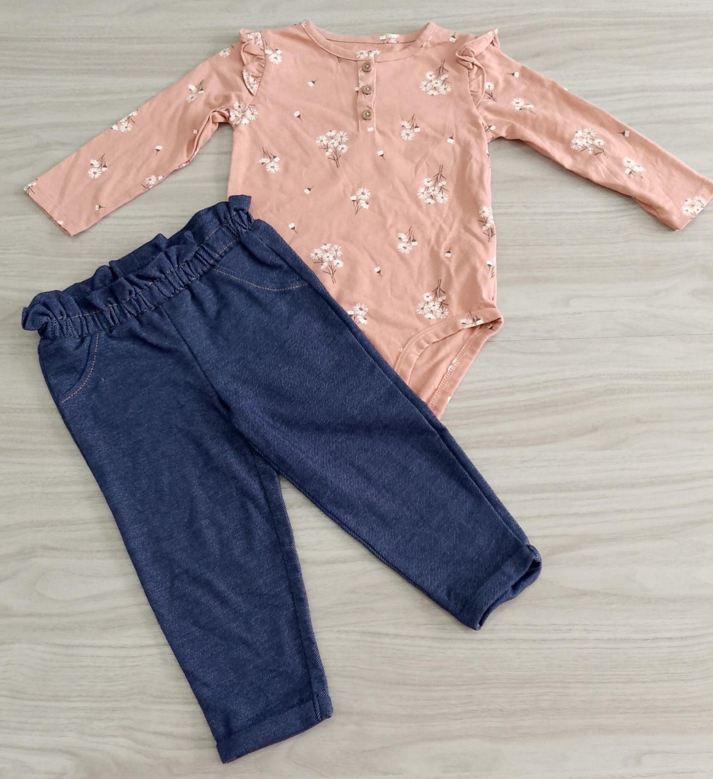CONJUNTO 2 PIEZAS BODY MANGA LARGA/PANTALÓN ESTAMPADO FLORES (18M)