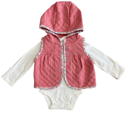 CONJUNTO 2 PIEZAS BODY MANGA LARGA/CHALECO SIN MANGAS CON CAPUCHA (NB/0M)