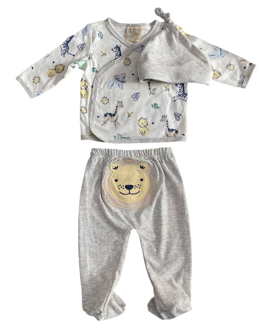 CONJUNTO PIJAMA 3 PIEZAS GORRO/BUSO/PANTALÓN ESTAMPADO ANIMALES (3-6M)